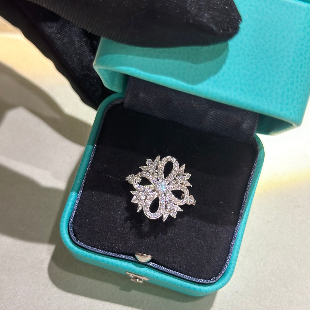 18K Tiffany Vinatge Flower Ring
