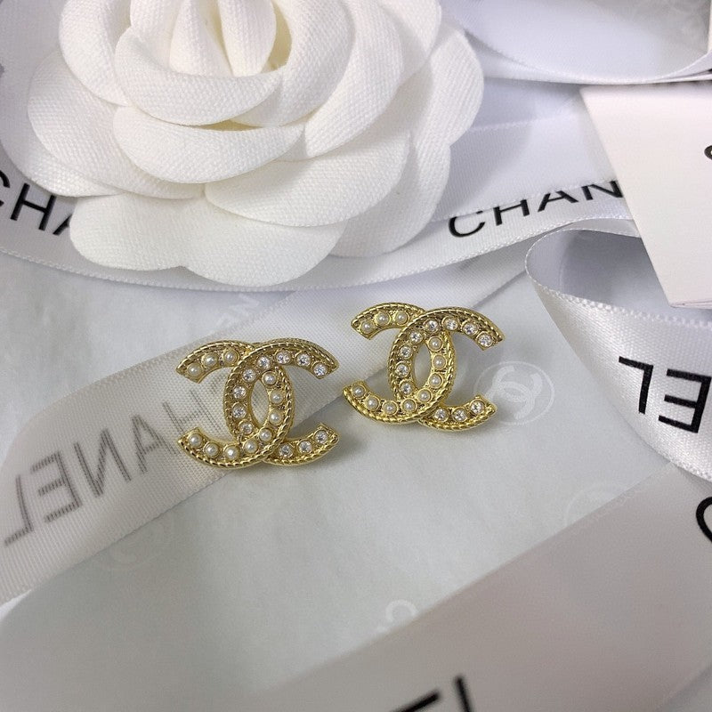 18K  Chanel Pearls Earrings