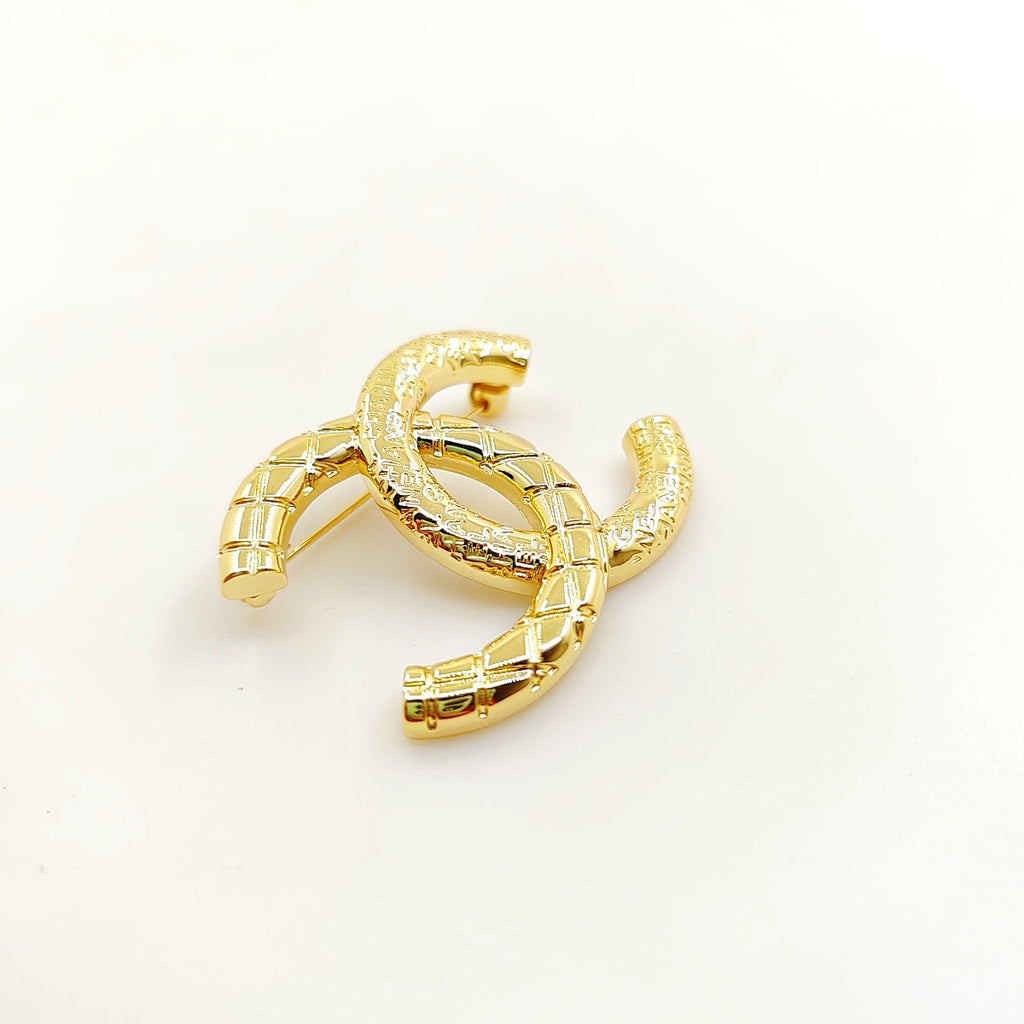 18K  Chanel 24S Brooch