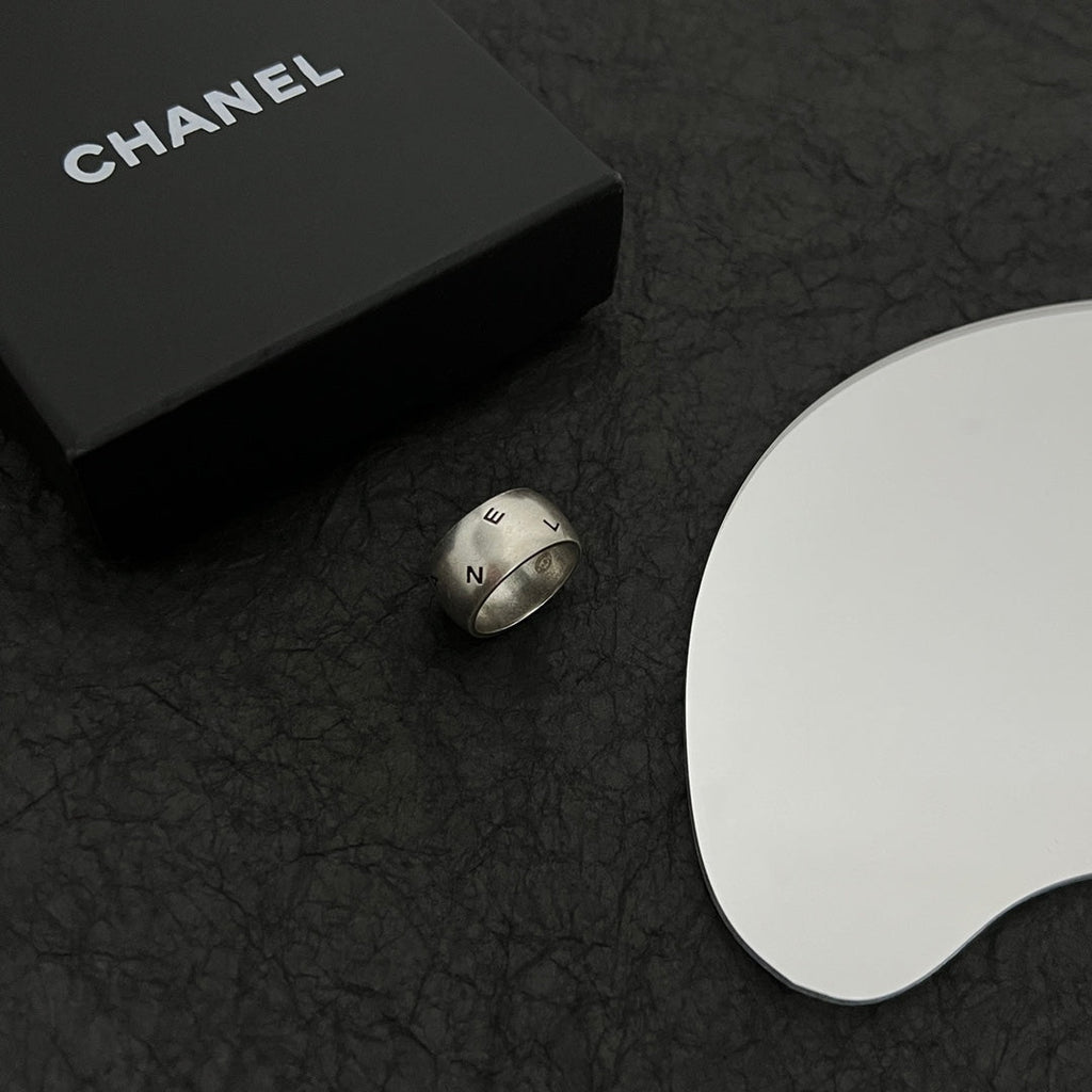 18K  Chanel Vintage Ring
