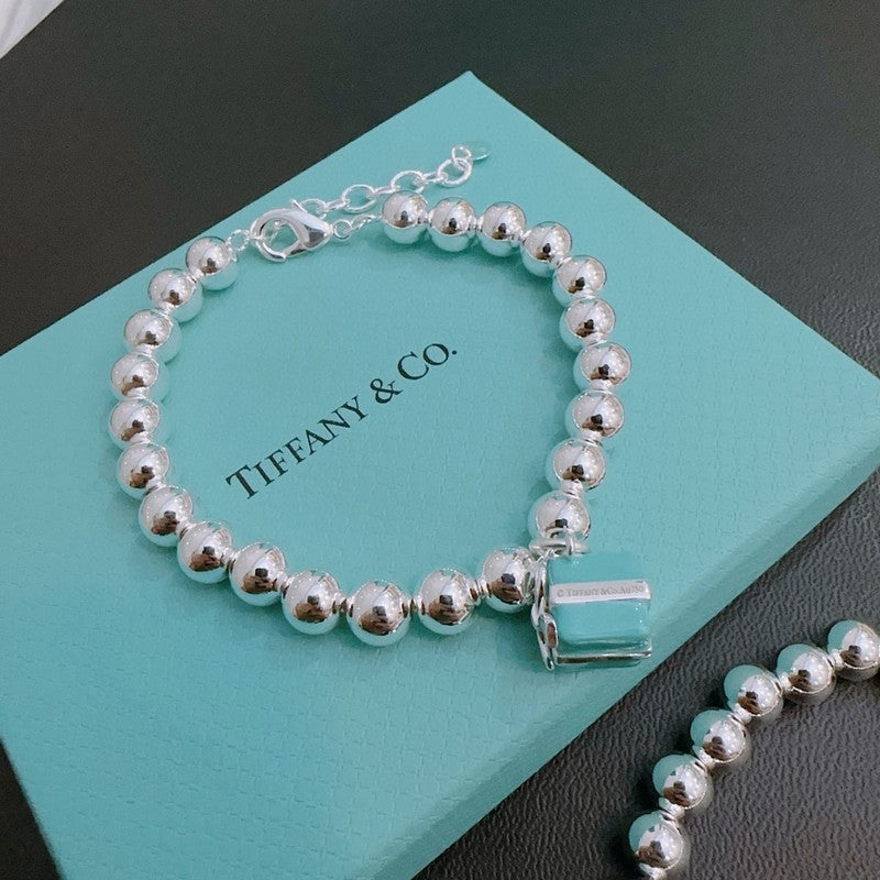 18K Return to Tiffany Blue Gift Box Bracelet
