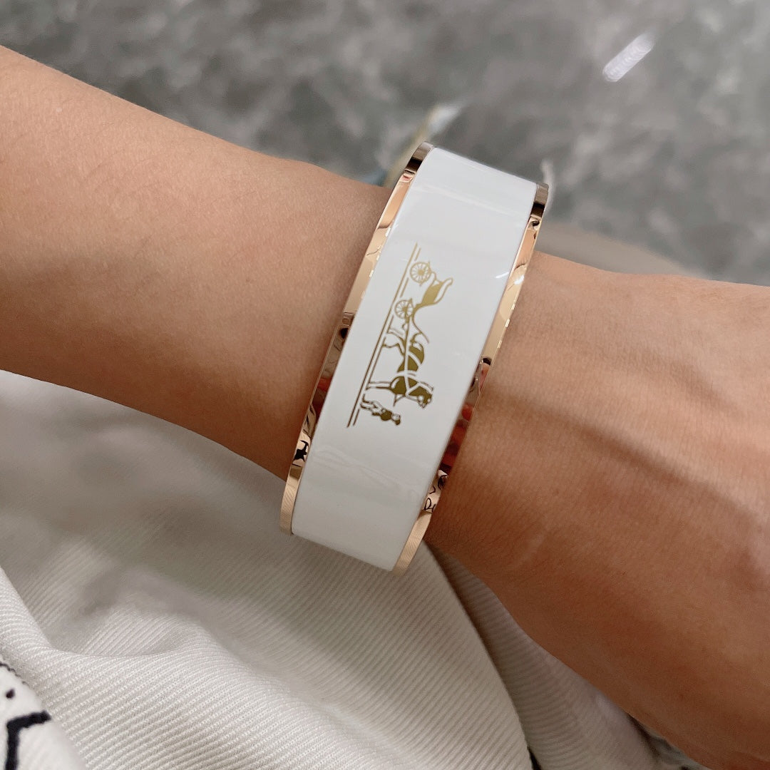 18K Enamel Cal¨¨che Wide Bangle Hermes Bracelet