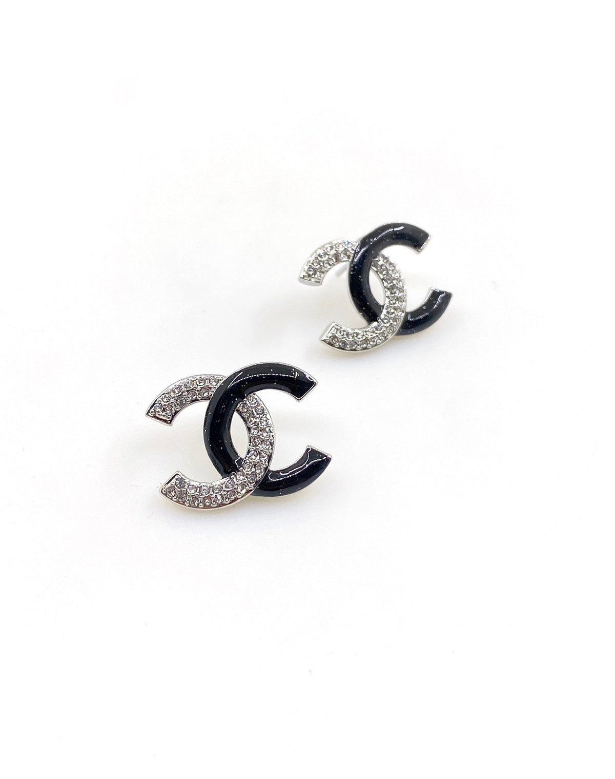 18K  Chanel Black Diamonds Earrings