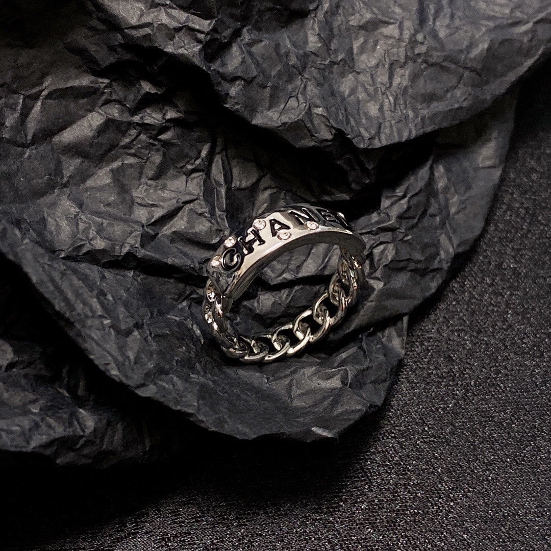 18K  Chanel Chain Link Ring