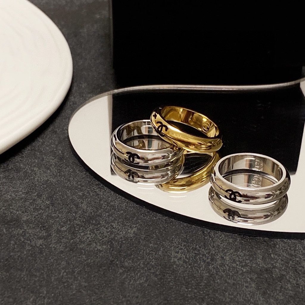 18K  Chanel Coco Ring